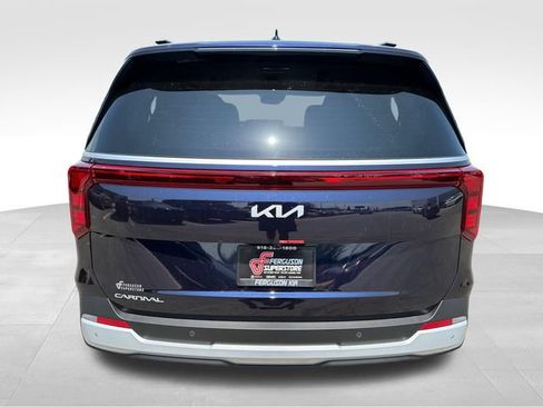 New 2027 Kia Carnival EX FWD image 6