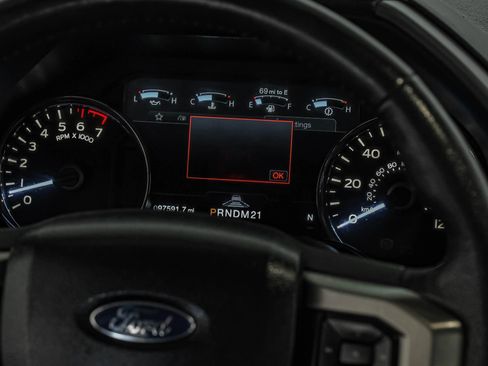 Used 2015 Ford F150 Platinum w/ Equipment Group 701A Luxury AWD/4WD image 17