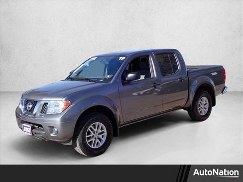 Used 2019 Nissan Frontier SV image 1