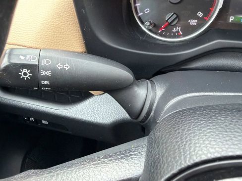 Used 2022 Toyota RAV4 LE AWD/4WD image 14