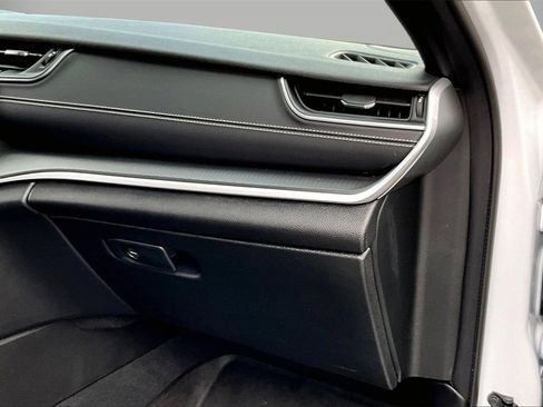 Used 2024 Jeep Grand Cherokee L Altitude image 20