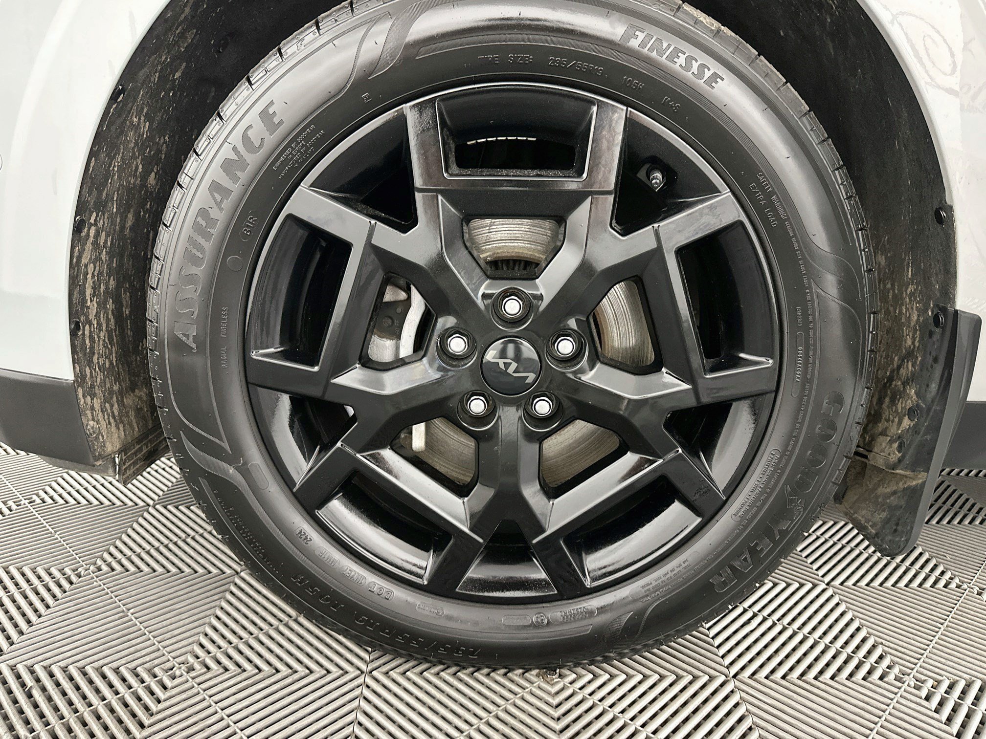 Used 2025 Kia Carnival SX Prestige FWD image 38
