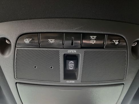 Used 2019 Nissan Maxima SR w/ Premium Package image 21