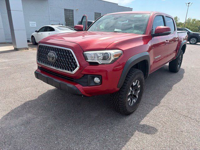 Used 2018 Toyota Tacoma TRD Off-Road AWD/4WD image 3
