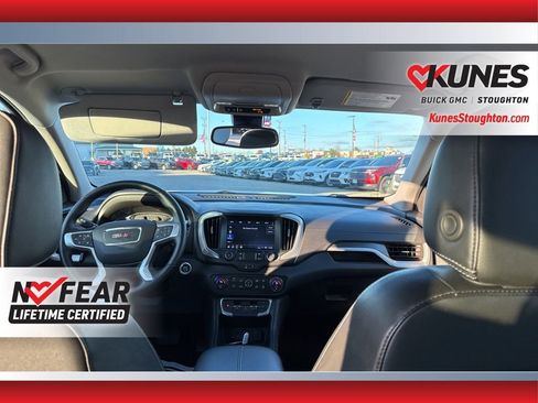 Used 2024 GMC Terrain SLT image 41