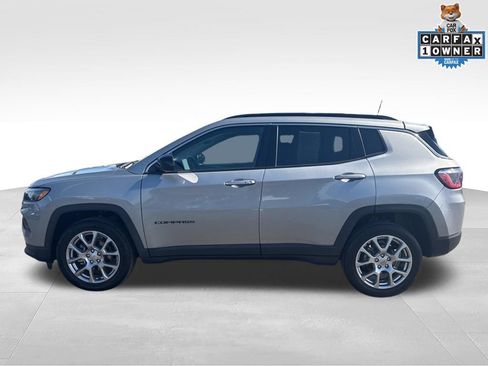 Used 2022 Jeep Compass Latitude AWD/4WD image 6