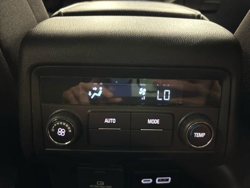 Used 2023 GMC Acadia SLE w/ Driver Convenience Package AWD/4WD image 27
