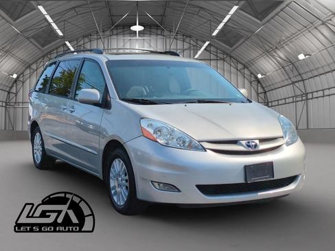 Used 2009 Toyota Sienna FWD image 7