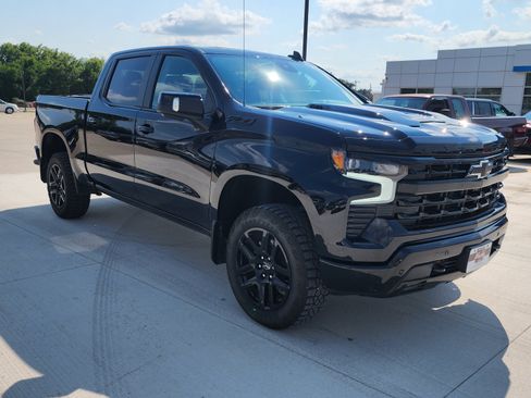 Used 2026 Chevrolet Silverado 1500 LT Trail Boss w/ LT Trail Boss Premium Package AWD/4WD image 3