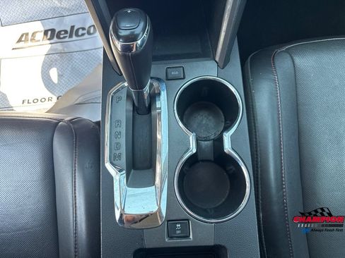 Used 2017 Chevrolet Equinox LT AWD/4WD image 16