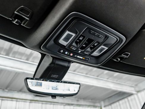 Used 2022 Chevrolet Silverado 3500 High Country image 23