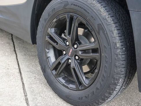 Used 2022 GMC Terrain AT4 w/ Infotainment Package II AWD/4WD image 7