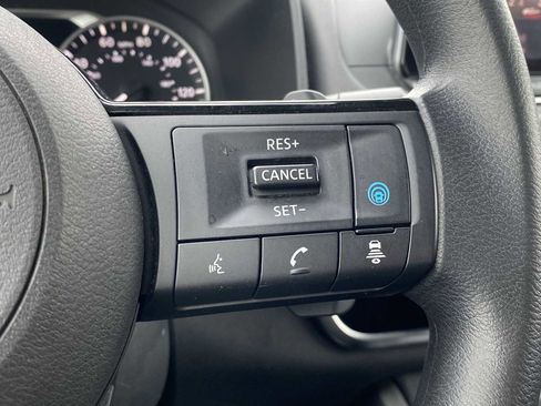 Used 2022 Nissan Rogue SV image 27