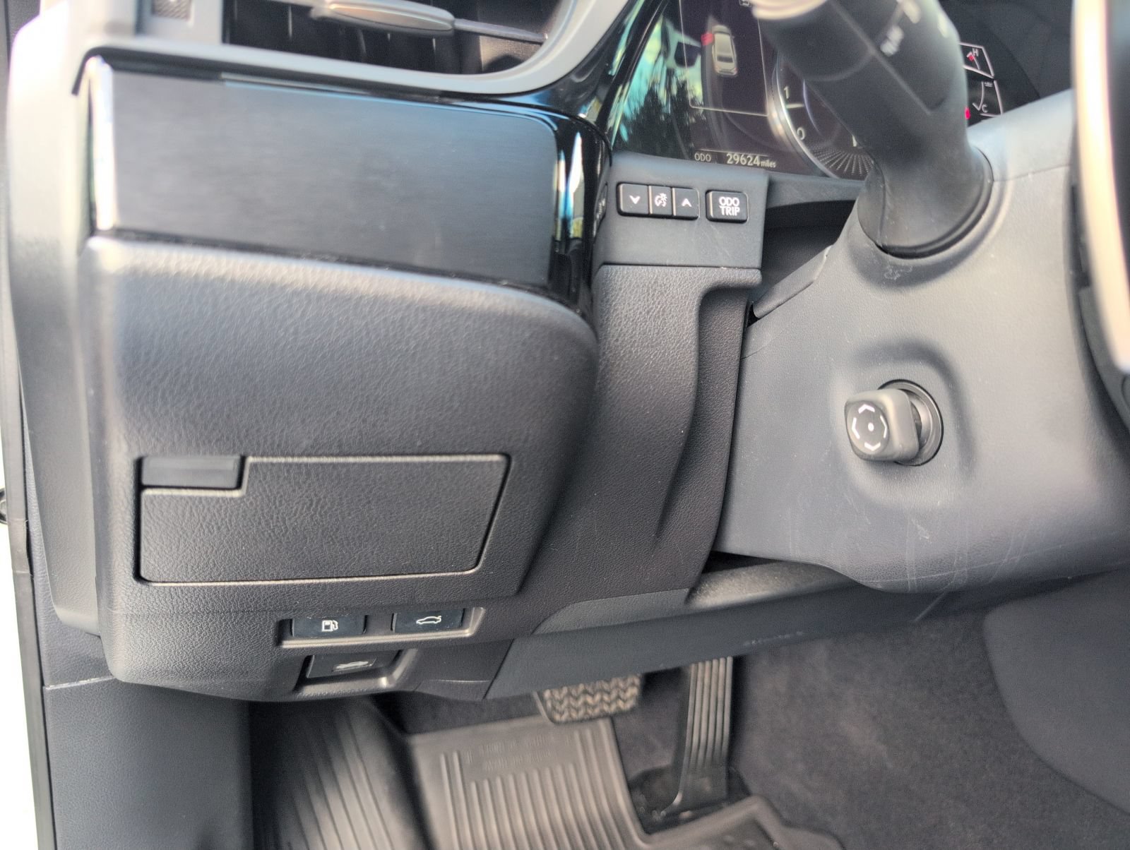 Certified 2024 Lexus ES 350 w/ Premium Package FWD image 10