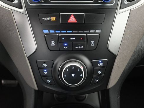 Used 2018 Hyundai Santa Fe Sport FWD image 17