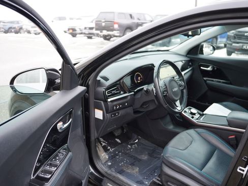 Used 2022 Kia Niro EX Premium w/ Cold Weather Package image 15