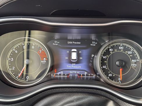 Used 2021 Jeep Cherokee Limited image 18