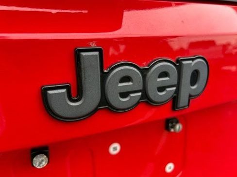 Used 2016 Jeep Renegade Trailhawk w/ Premium Trailhawk Package AWD/4WD image 49