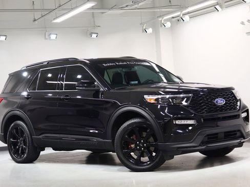 Used 2024 Ford Explorer ST w/ Equipment Group 401A image 2