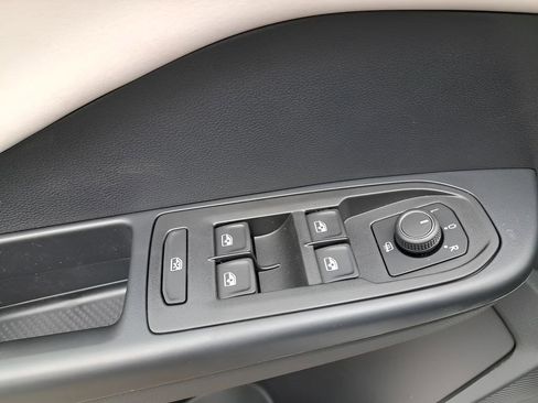 New 2025 Volkswagen Taos SE AWD/4WD image 30