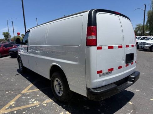 Used 2021 Chevrolet Express 2500 RWD image 5
