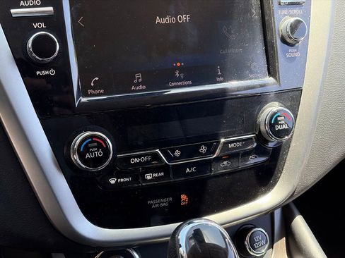 Used 2023 Nissan Murano SV AWD/4WD image 9