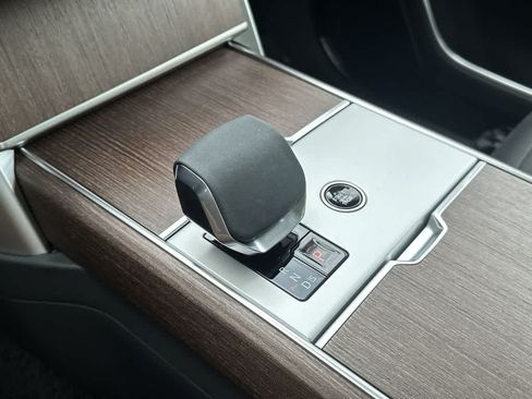 Used 2024 Land Rover Range Rover SE AWD/4WD image 21