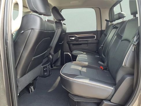 Used 2024 RAM 2500 Laramie AWD/4WD image 18