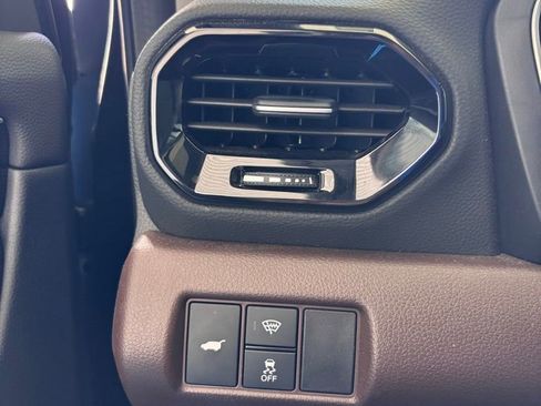 Used 2025 Honda Pilot Elite image 24