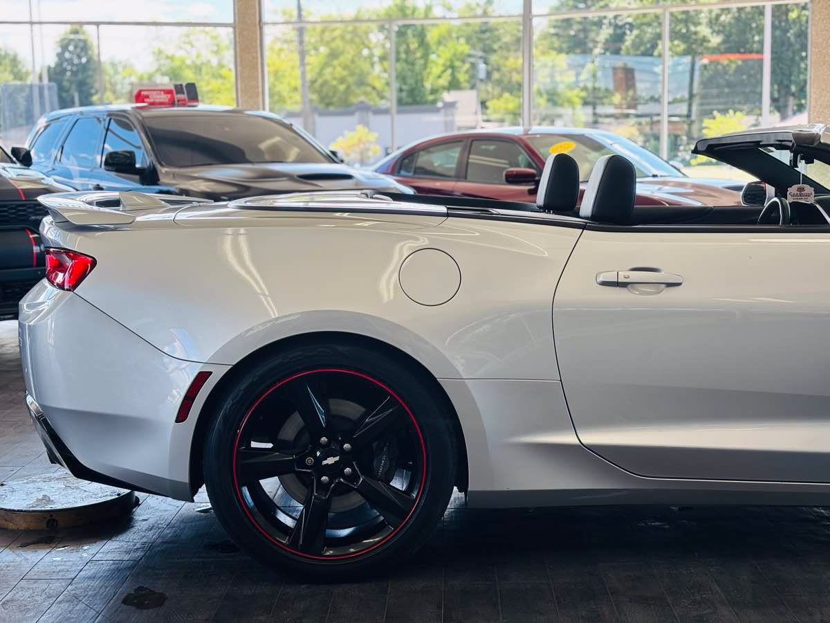 Used 2016 Chevrolet Camaro SS RWD image 6