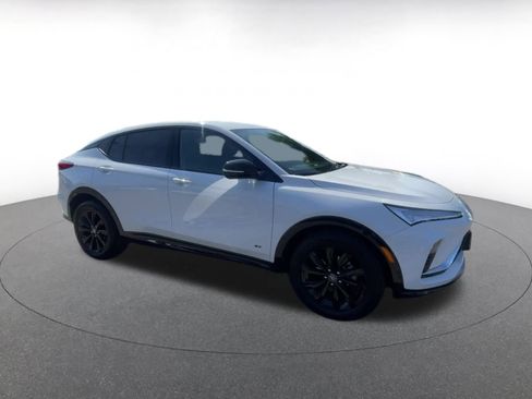 Used 2025 Buick Envista Sport Touring image 2