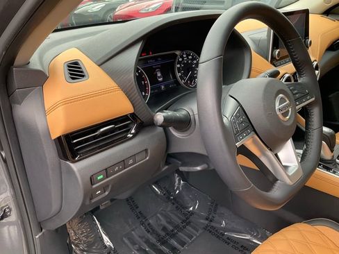 Used 2020 Nissan Sentra SV w/ SV Premium Package image 18