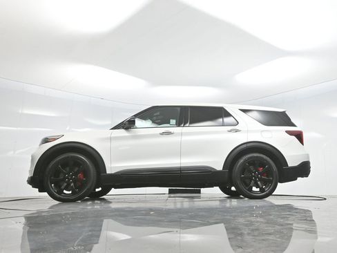 Used 2022 Ford Explorer ST w/ ST Street Pack image 57