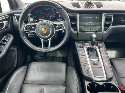 Used 2018 Porsche Macan image 14