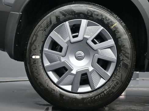 New 2026 Nissan Kicks S image 9