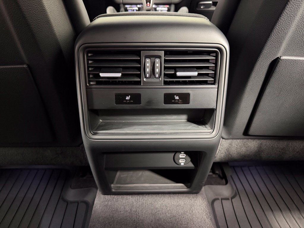 Certified 2023 Porsche Cayenne Turbo GT AWD/4WD image 46