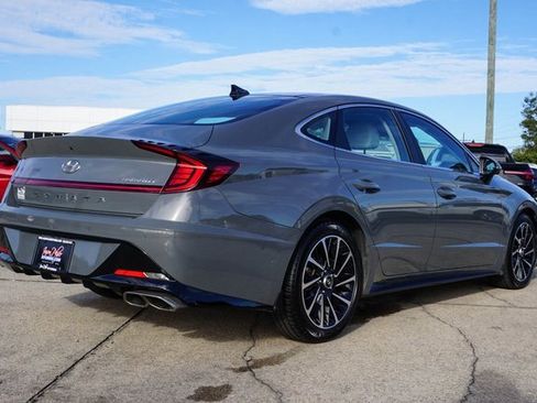 Used 2021 Hyundai Sonata Limited w/ Preferred Accessory Package image 4