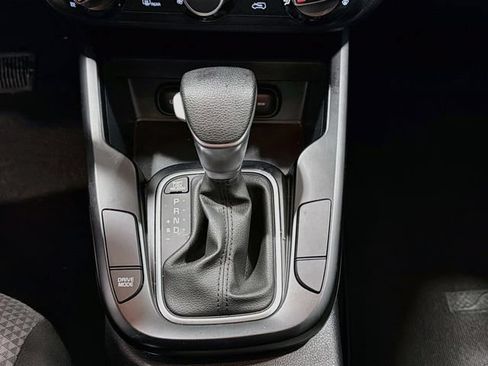 Used 2025 Kia Soul LX w/ LX Technology Package FWD image 15