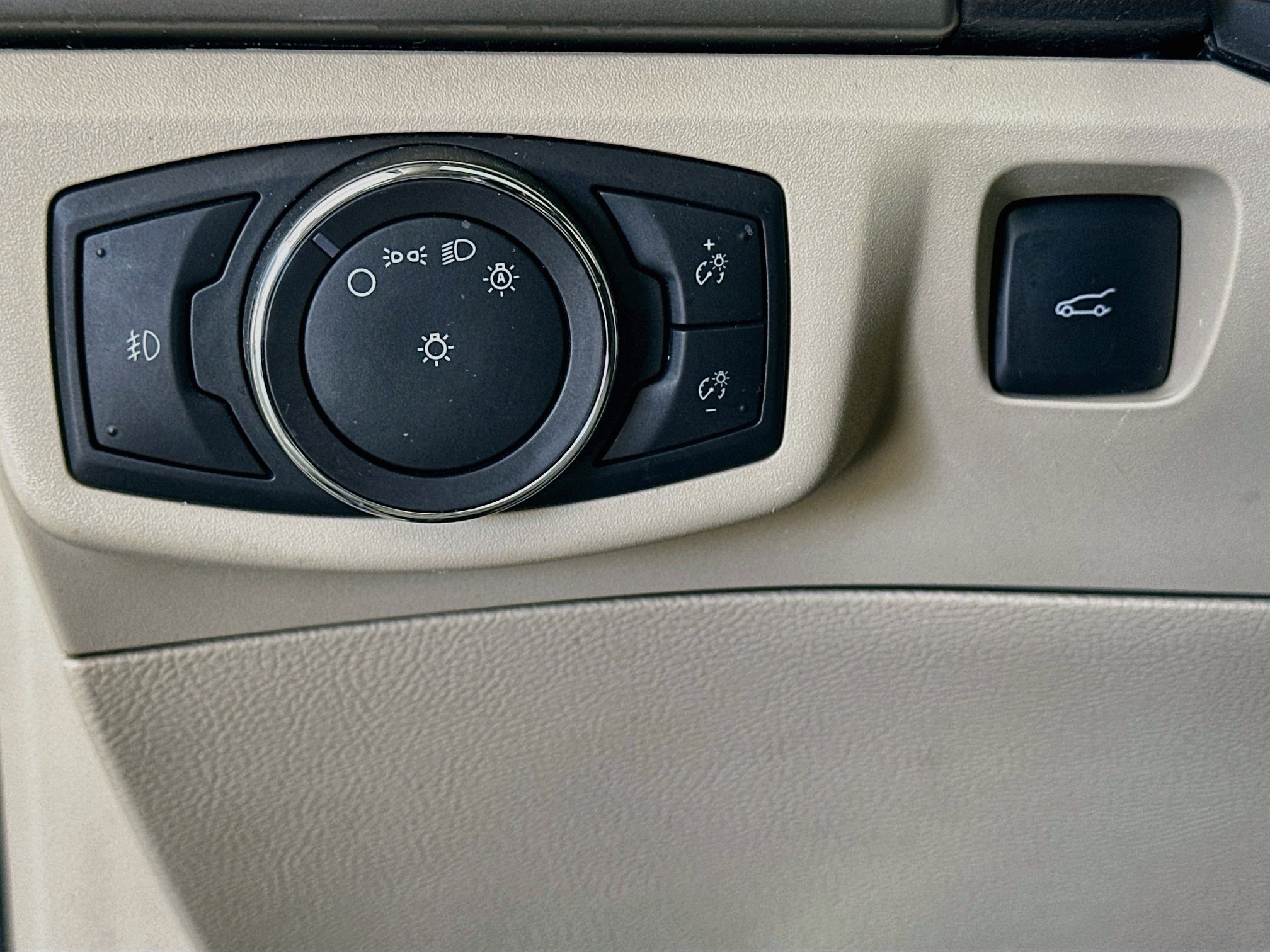 Used 2013 Ford Fusion SE FWD image 17