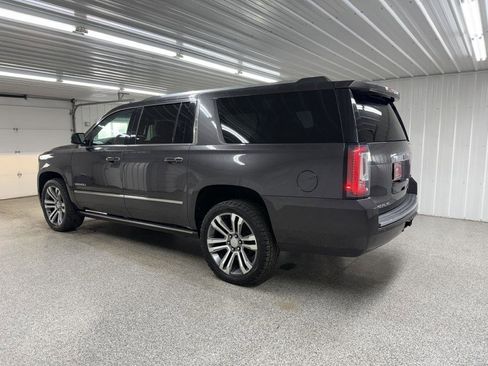 Used 2018 GMC Yukon XL Denali w/ Denali Ultimate Package image 3