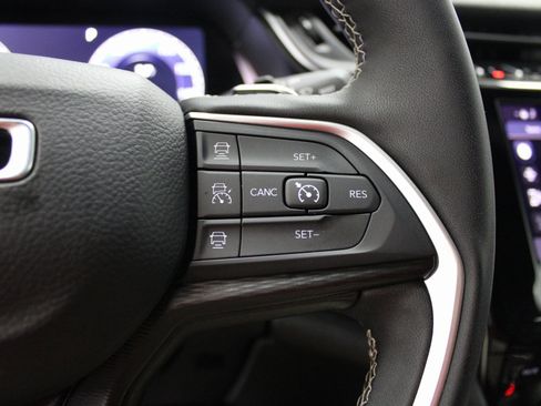 Used 2024 Jeep Grand Cherokee L Laredo image 39