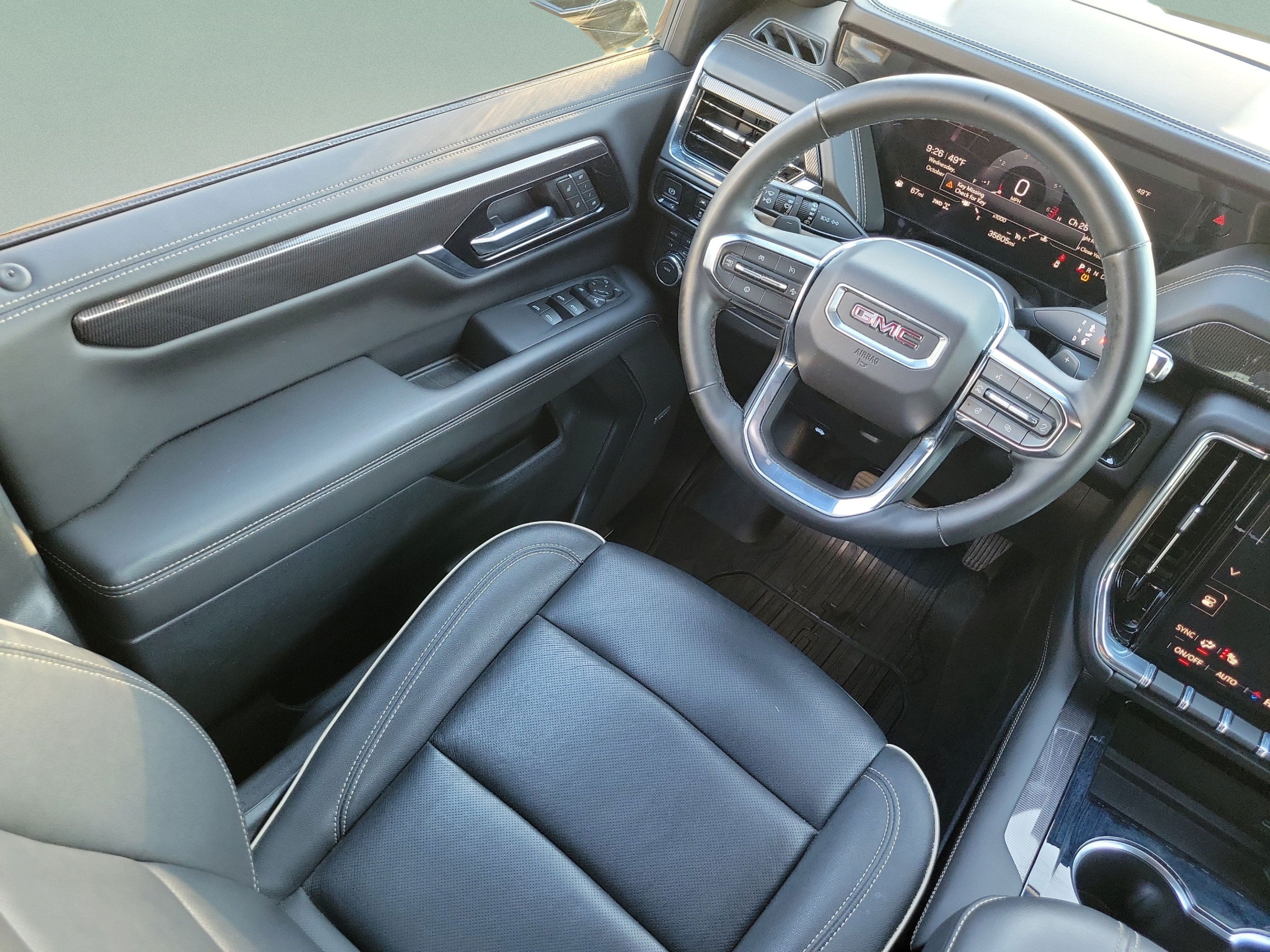 Used 2025 GMC Yukon Elevation AWD/4WD image 14