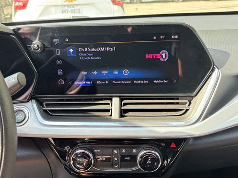 Used 2025 Chevrolet Trax LT FWD image 20