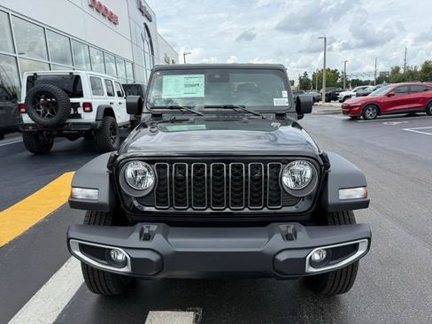 New 2025 Jeep Gladiator Sport image 2