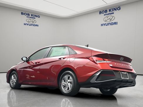 New 2026 Hyundai Elantra SE FWD image 12