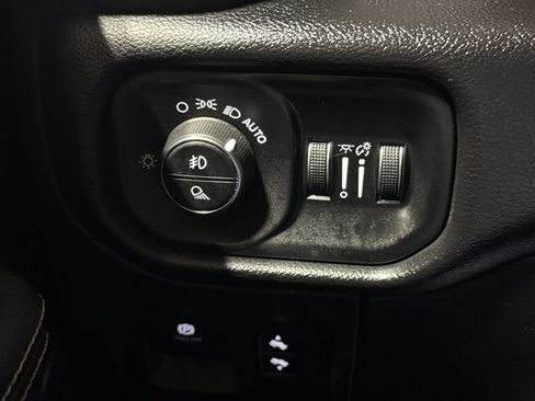Used 2019 RAM 1500 Laramie w/ Trailer Tow Group AWD/4WD image 18