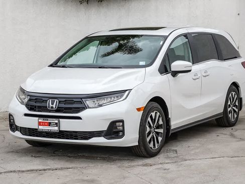 New 2026 Honda Odyssey EX-L image 3