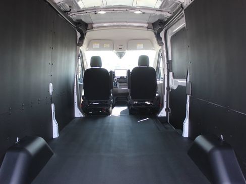 New 2026 Ford Transit 250 148 Medium Roof w/ Load Area Protection Package RWD image 18