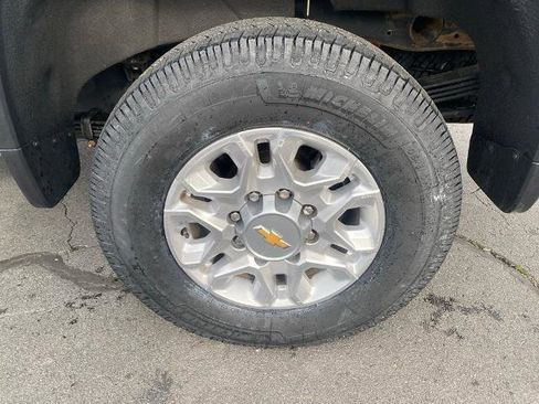 Used 2023 Chevrolet Silverado 2500 LT w/ Convenience Package image 31