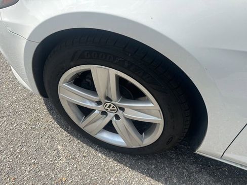 Used 2014 Volkswagen CC Sport image 9